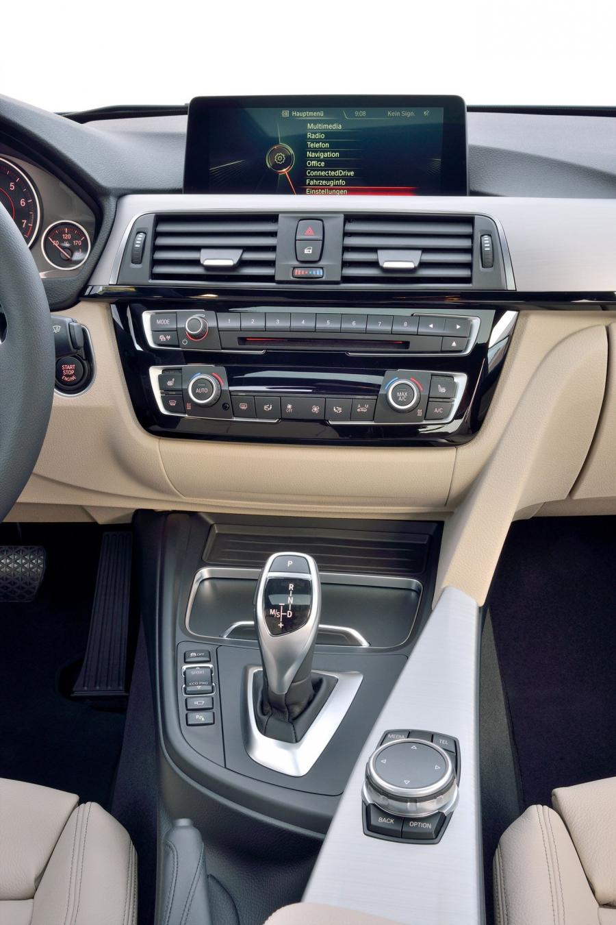  BMW 340i Sport Line 2015 года  (фото 19 из 47)